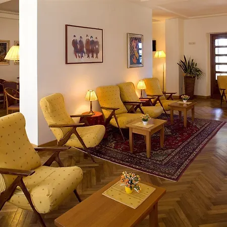 Eden Park Hotel